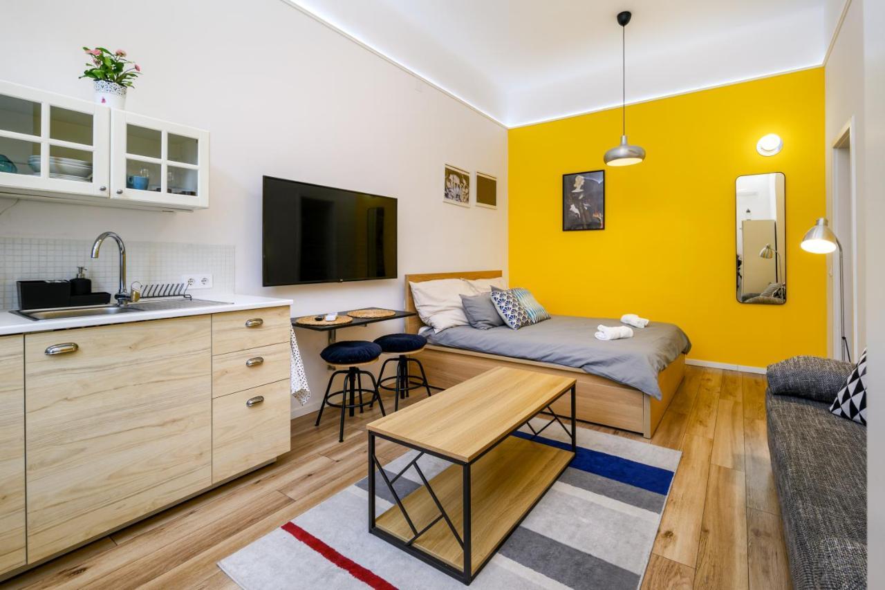 Stylish Yellow Suite In The Heart Of 布达佩斯 外观 照片