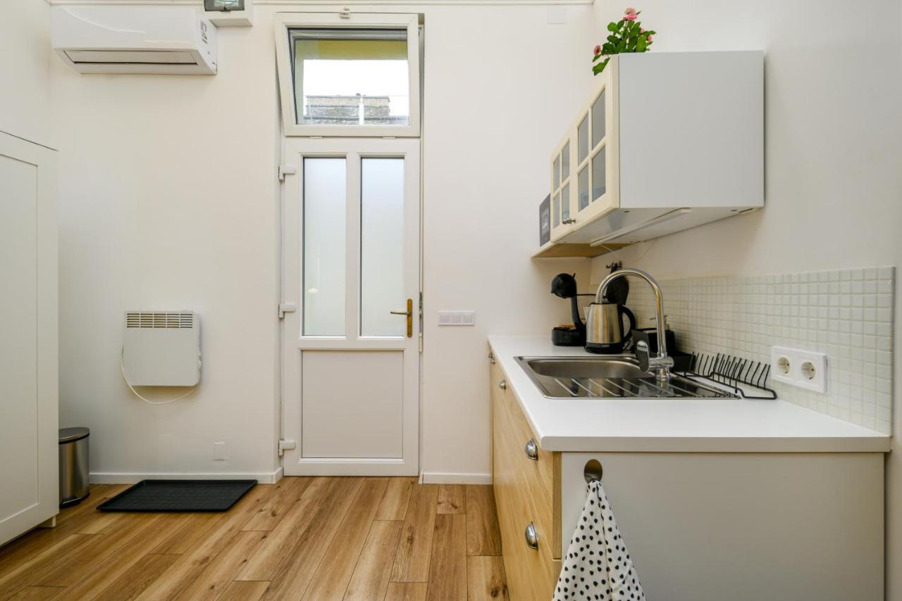Stylish Yellow Suite In The Heart Of 布达佩斯 外观 照片